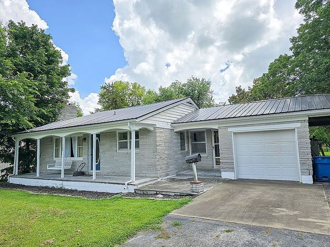 Photo of 702 E Centennial Ave, Carthage, MO
