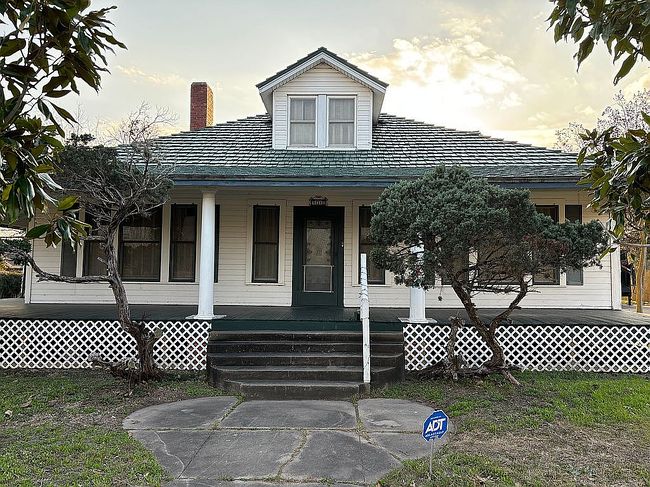 Photo of 911 N Madison Ave, Beeville, TX