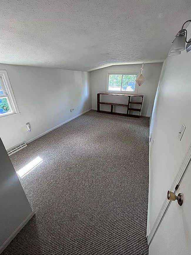 Photo of 328 Beachgrove Dr, Erie, PA
