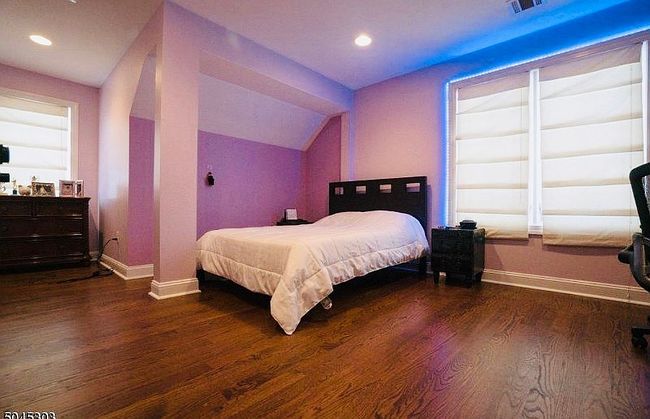 Photo of 4 Forest Hill Dr, Wayne, NJ