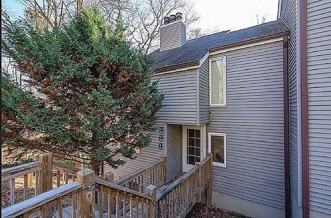 Preview of property located at 165 Briarcliff Rd #42