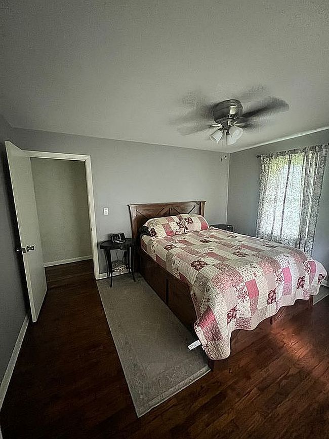 Photo of 303 Louise St, La Harpe, IL