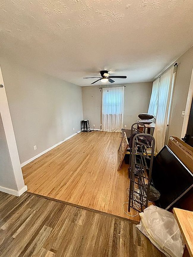 Additional photo 3 of property located at 2516 W Beaver Creek Dr