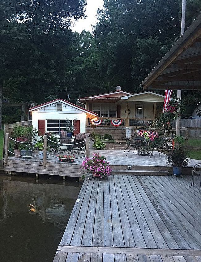 Image of 1294 Lakeview Dr