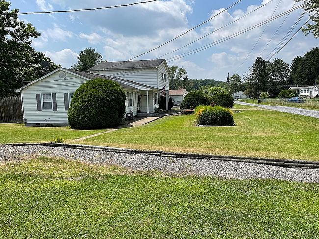 Photo of 35 Birds Ln, Fayetteville, WV