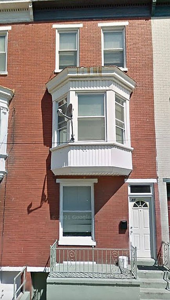 Photo of 27 W Maple St