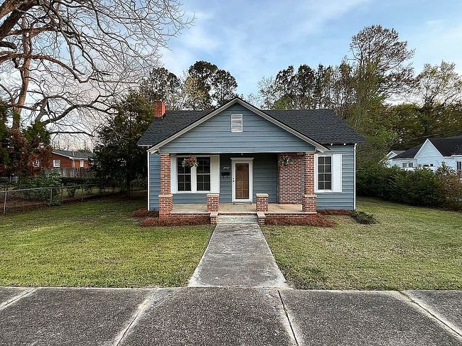 Image of 6887 W College St