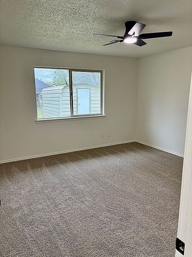 Image of 426 Burbank St