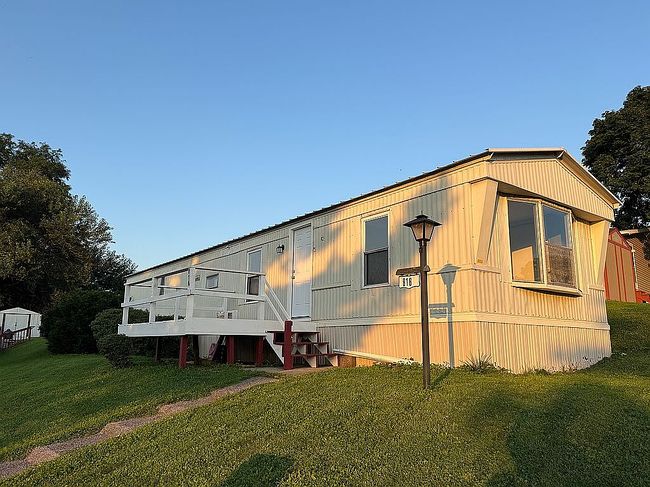 Photo of 816 Wisteria Dr