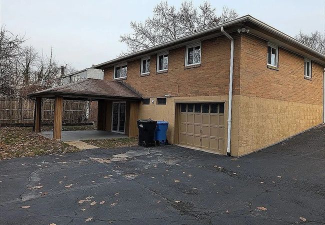 Photo of 388 Butterfield Dr, Irwin, PA