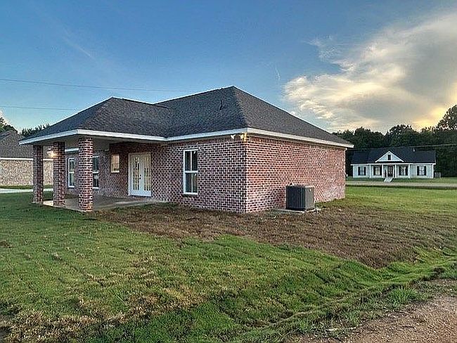 Photo of 80 Greer Rd, Grenada, MS