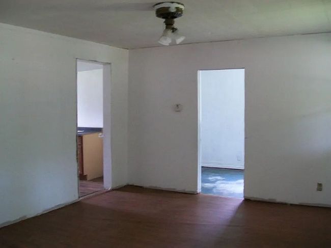 Photo of 230 W 3rd St, Latham, IL