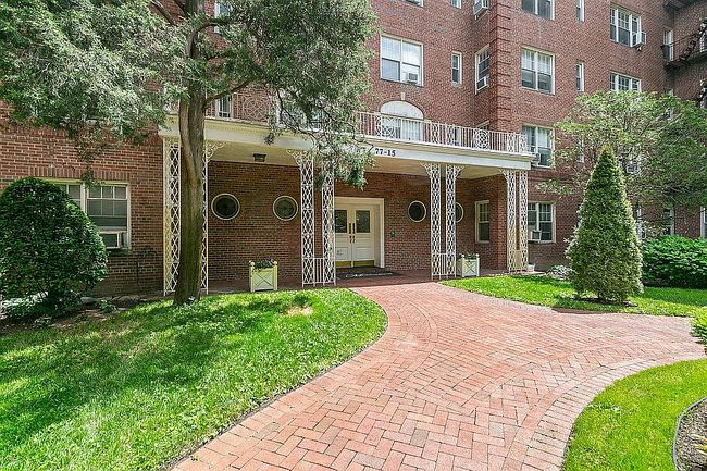 Photo of 77-15 113th St Apt 6L, Forest Hills, NY