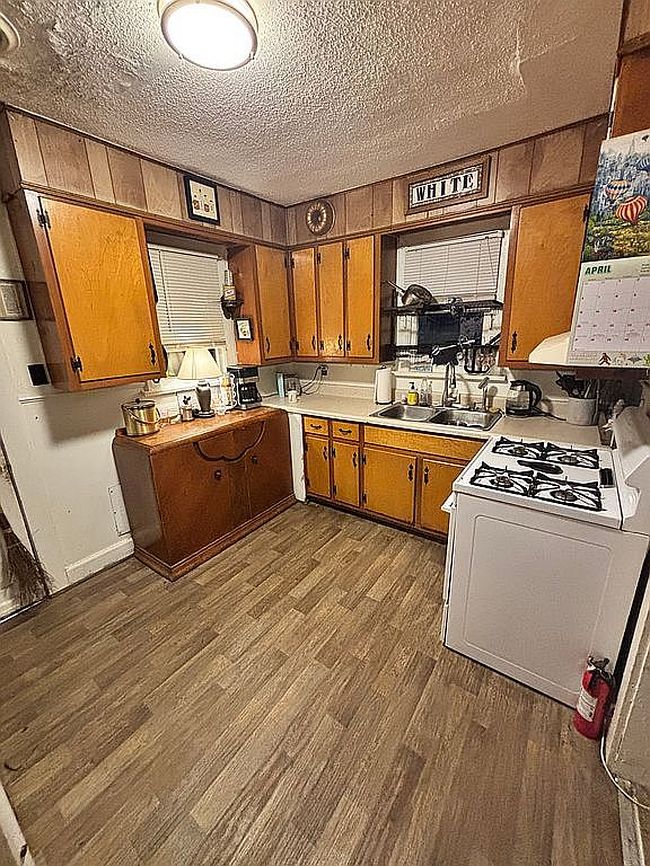 Image of 2201 Delesseps Ave