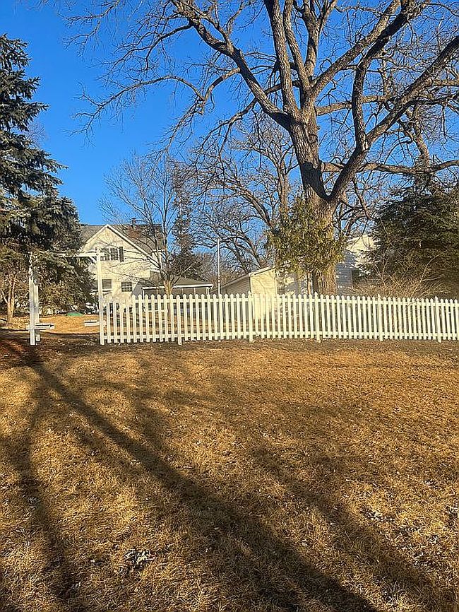 Image of 201 8th St S