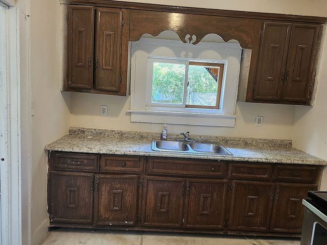 Image of 870 Sunnydale Dr