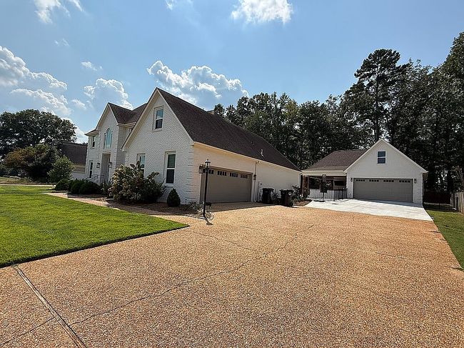 Additional photo 3 of property located at 405 Laurel Oak Dr