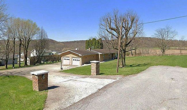 Photo of 167 Miller Dr, Davidsville, PA