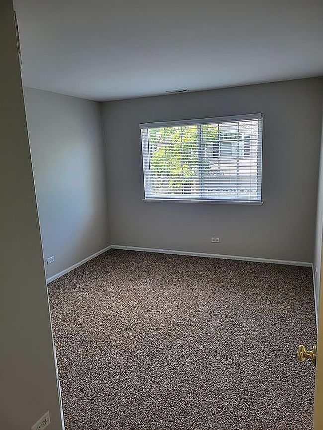 Photo of 2161 Gallant Fox Cir, Montgomery, IL