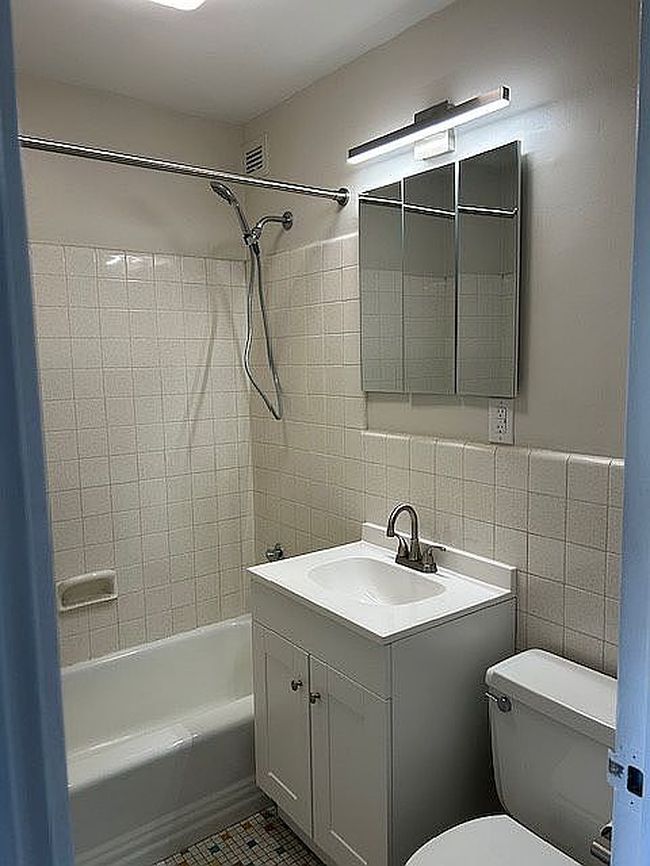 Image of 1800 Roundhill Rd Apt 403