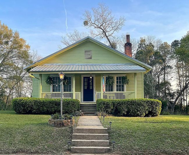 Photo of 131 Village Ln, Attapulgus, GA