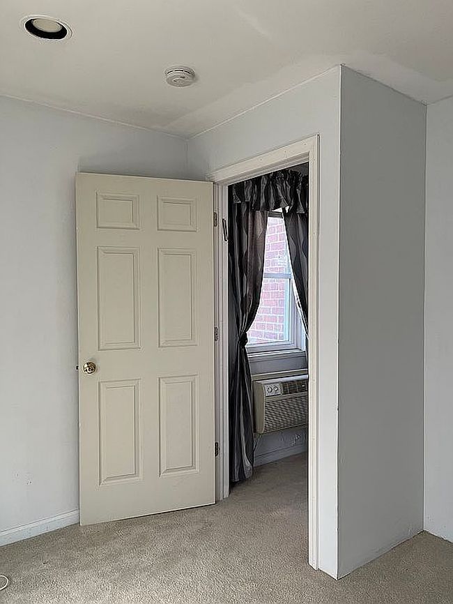 Photo of 16 Canterbury Rd Apt 3E, Great Neck, NY