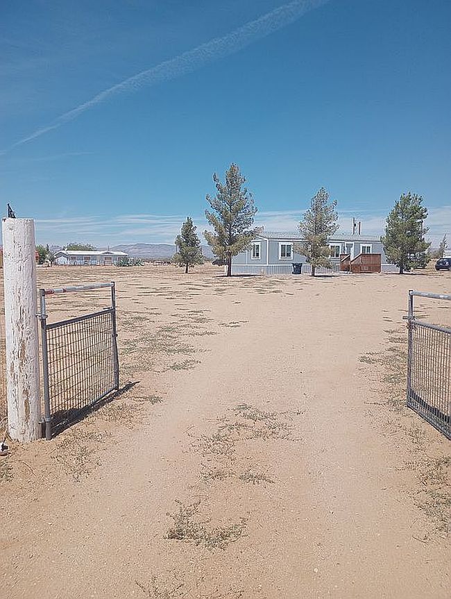 Photo of 6155 W Lonnie Ln, Golden Valley, AZ