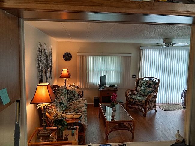 Photo of 10743 1st Way N, Saint Petersburg, FL