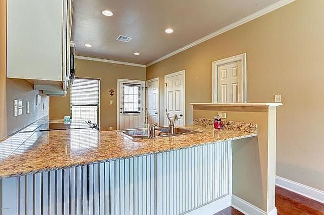 Image of 2202 Johnston St #103