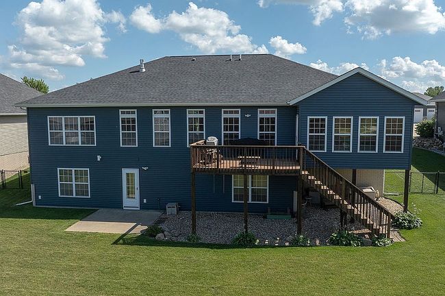 Photo of 1450 Hunters Field Ln, Marion, IA