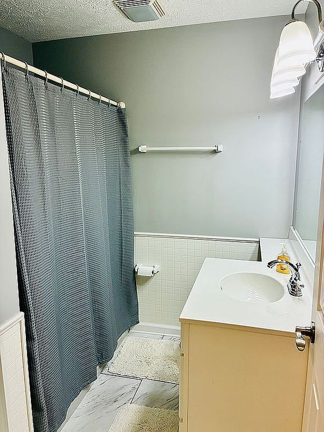 Image of 1041 Primrose Cir