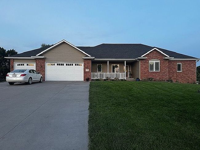 Additional photo 2 of property located at 30 Club Cir