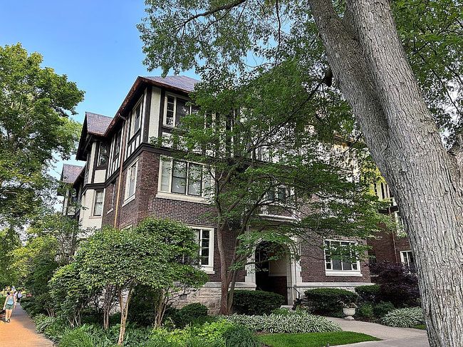 Photo of 1641 Hinman Ave Apt 3, Evanston, IL