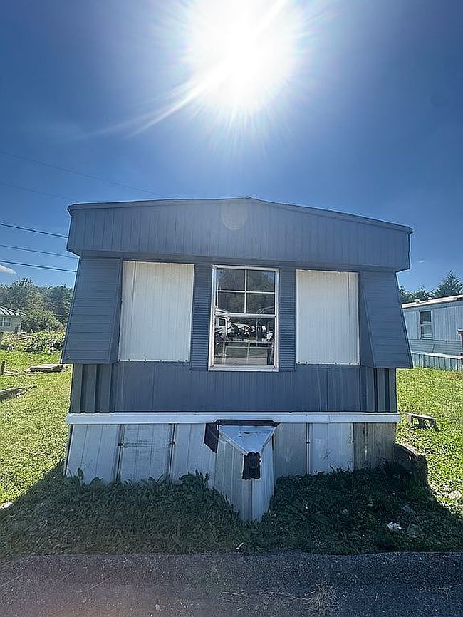 Photo of 743 Gallaher Rd