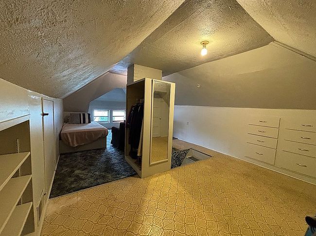 Photo of 1330 W Maple St, Kalamazoo, MI