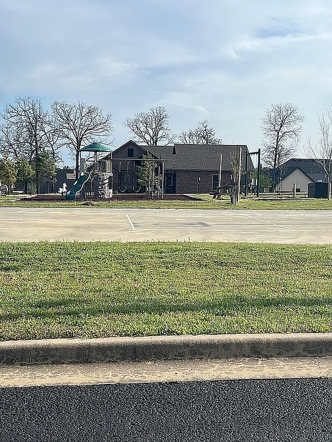 Image of 600 W Northlake Dr