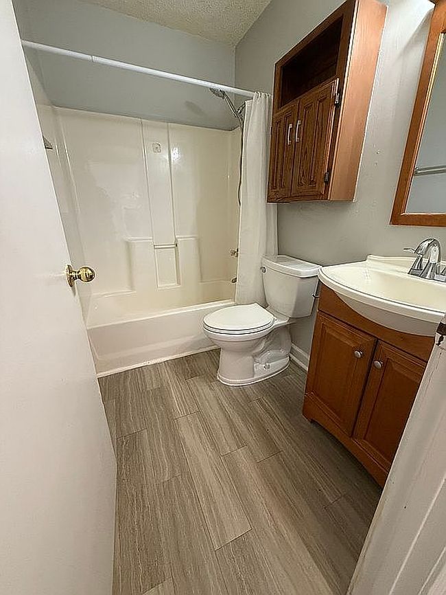 Image of 301 Cedarcreek Dr