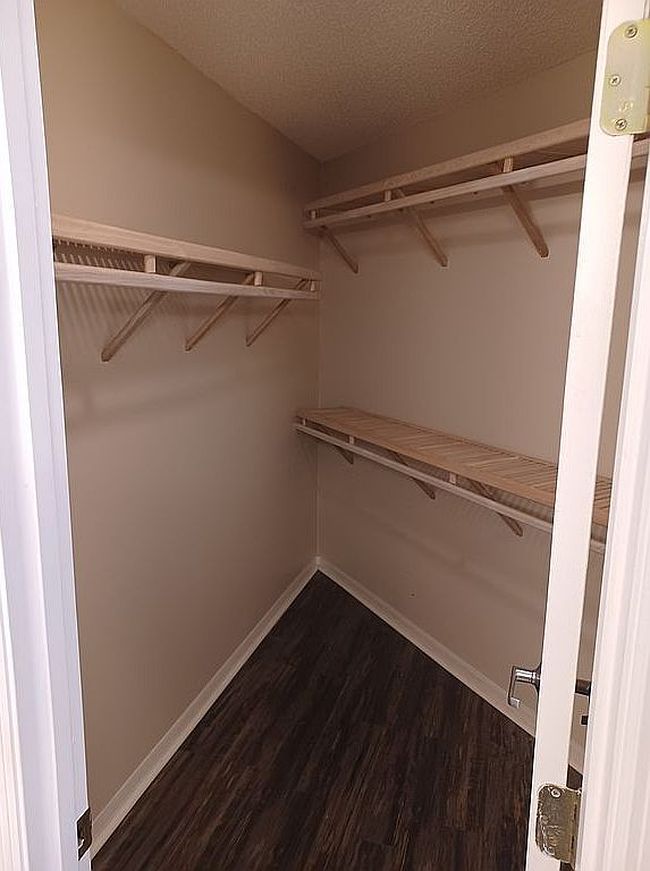 Image of 48 Lee Dr