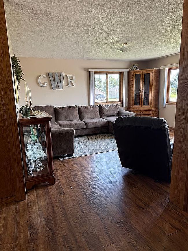 Photo of 37488 320th St, Roseau, MN