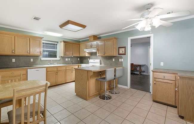 Image of 910 Myrtle St