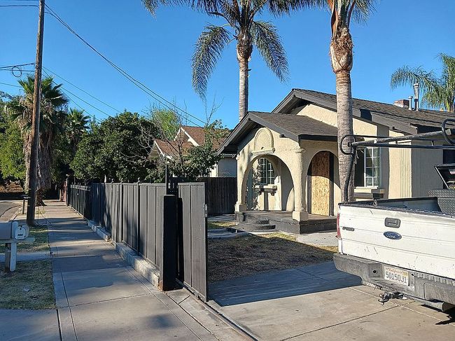 Image of 340 S Yosemite St