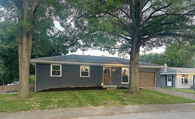 Photo of 1415 Mcelroy Dr, Boonville, IN