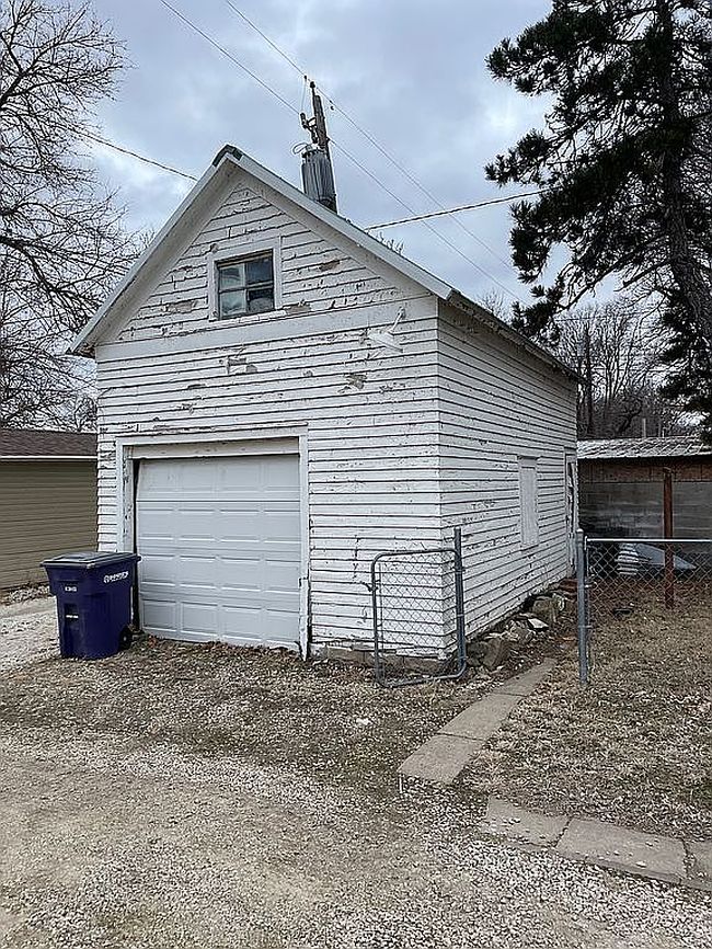 Image of 415 N 5th St