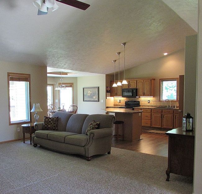 Photo of 907 Clairmont Cir, Sergeant Bluff, IA