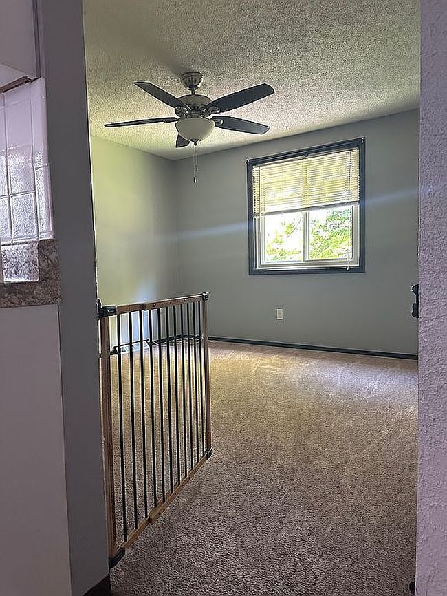 Photo of 232 Vine Ln, Amherst, NY