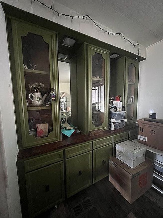 Additional photo 3 of property located at 262 Lakeview Dr