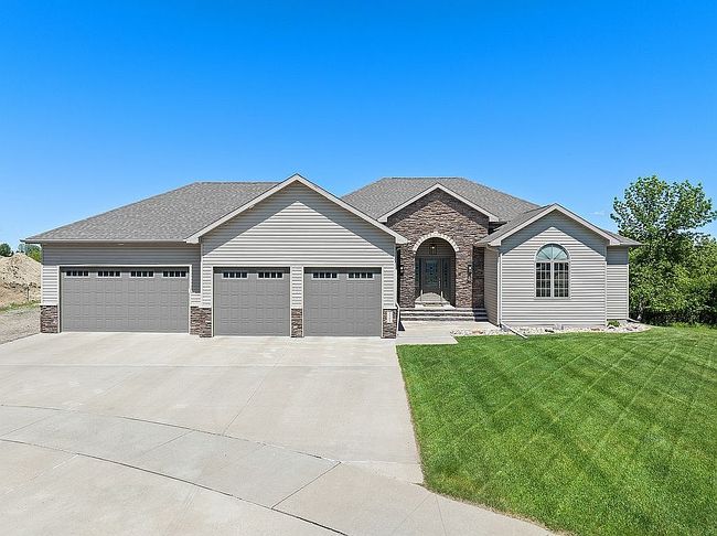 Image of 3305 Spruce Ln