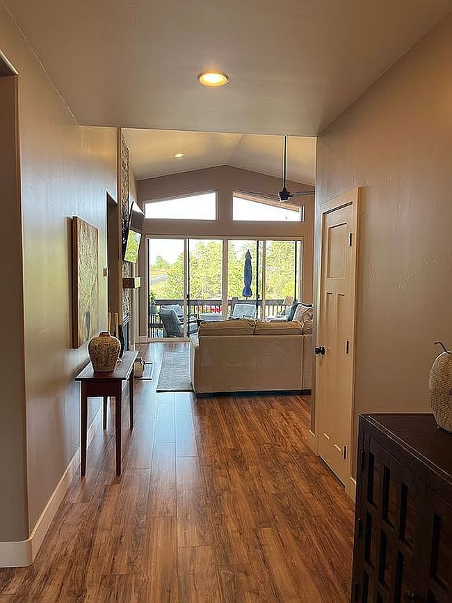 Image of 540 S Mountain Pines Ave