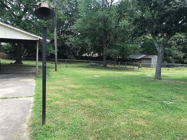 Additional photo 3 of property located at 107 River Dr