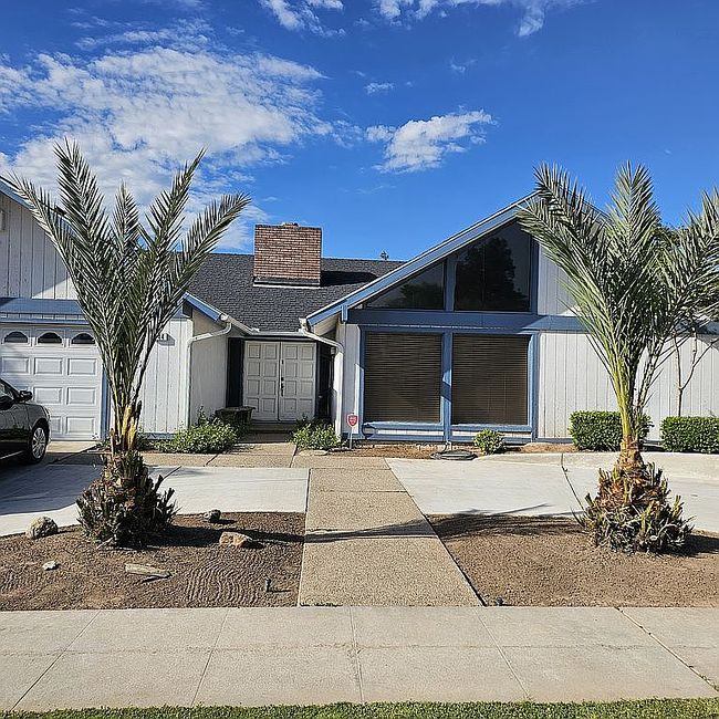 Photo of 744 W Magill Ave, Fresno, CA
